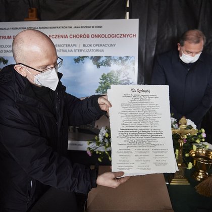Nowe centrum onkologiczne szpitala Bonifratrów w Łodzi - wmurowanie aktu erekcyjnego, fot. Radosław Jóźwiak